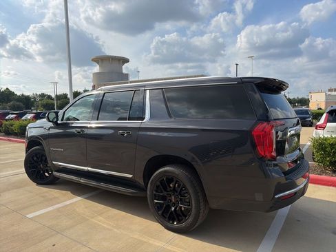 Used 2023 GMC Yukon XL SLT RWD image 4