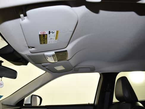 Used 2024 Mitsubishi Outlander SE AWD/4WD image 39