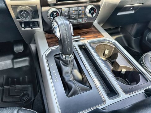 Used 2018 Ford F150 Lariat w/ Equipment Group 502A Luxury AWD/4WD image 20