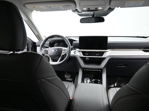 Used 2025 Ford Explorer Active w/ Active Comfort Package RWD image 20
