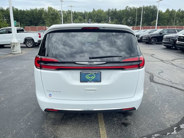 Used 2024 Chrysler Pacifica Touring-L FWD image 30