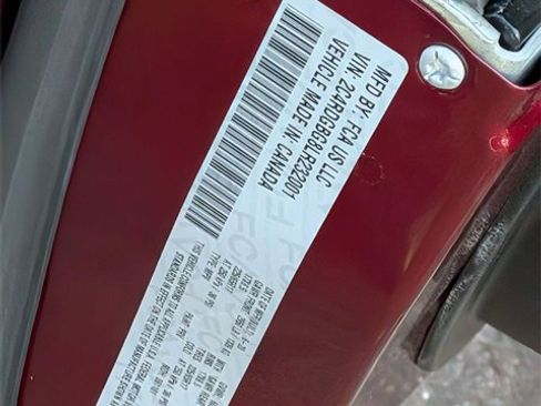 Certified 2020 Dodge Grand Caravan SE image 32