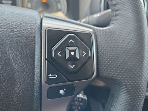 Used 2021 Toyota Tacoma SR5 RWD image 18