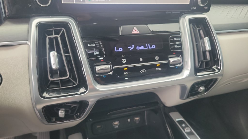 Used 2023 Kia Sorento SX AWD/4WD image 15