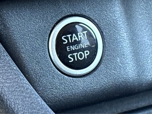 Certified 2021 Nissan Rogue S image 8