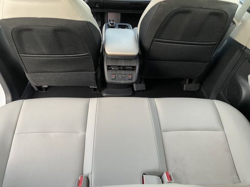 Used 2024 Nissan Ariya FWD image 24