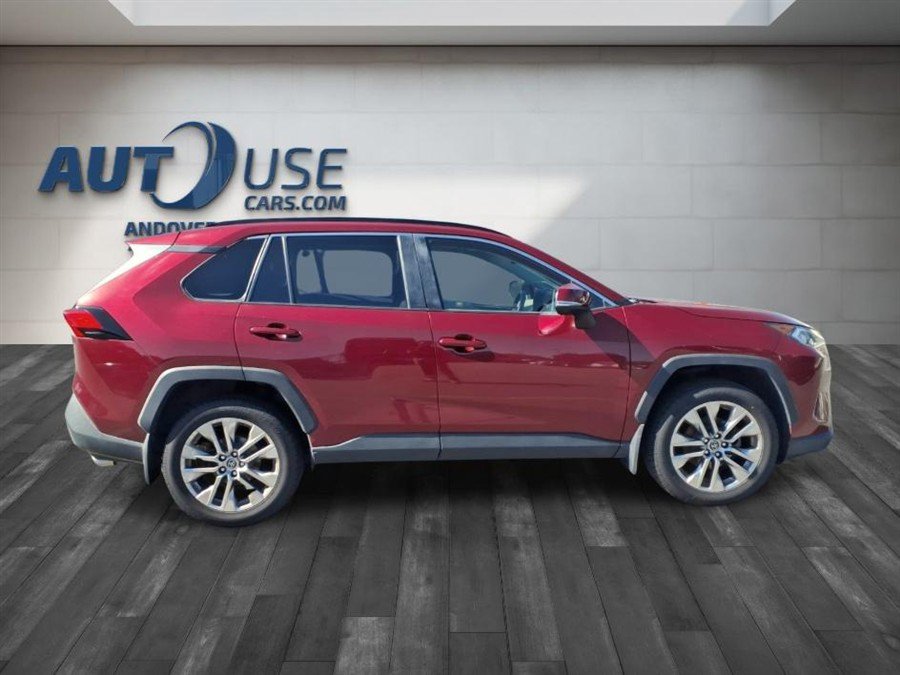 Used 2019 Toyota RAV4 XLE Premium w/ Cold Weather Package AWD/4WD image 8