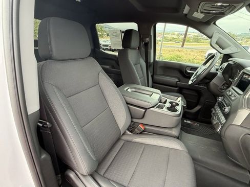 Used 2024 Chevrolet Silverado 1500 Custom Trail Boss w/ Dark Appearance Package image 11