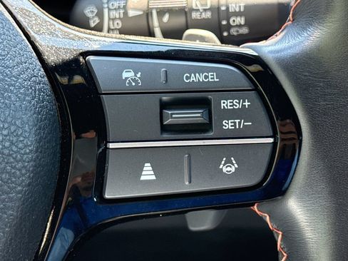 Used 2025 Honda Pilot Sport image 29