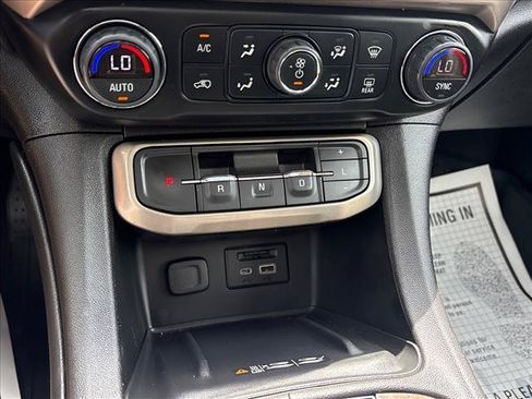 Certified 2022 GMC Acadia Denali w/ Denali Ultimate Package AWD/4WD image 16