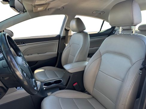 Used 2017 Hyundai Elantra Limited FWD image 9