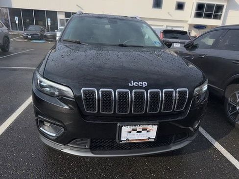 Used 2019 Jeep Cherokee Limited image 2