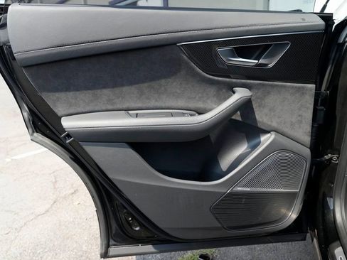 Used 2022 Audi SQ8 Prestige w/ Prestige Package image 33