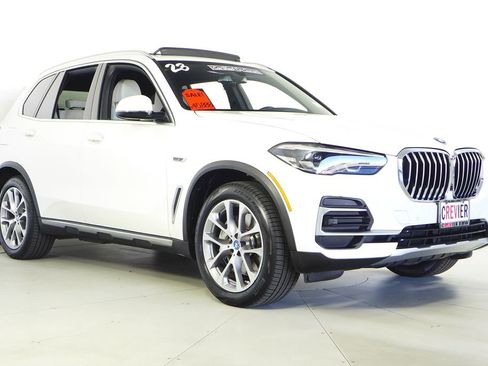 Certified 2023 BMW X5 xDrive45e image 4