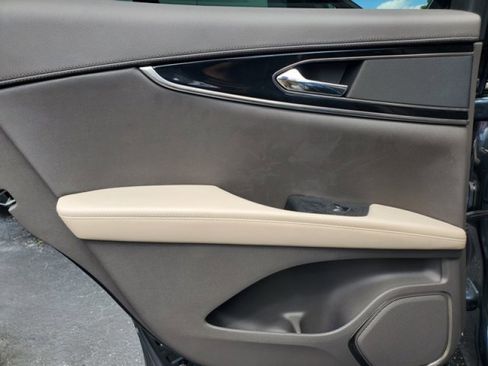 Used 2022 Lincoln Nautilus Reserve image 30