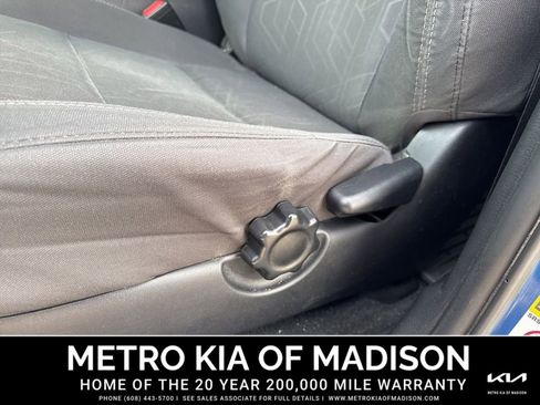 Used 2016 Toyota Tacoma TRD Off-Road w/ Premium & Technology Package image 14