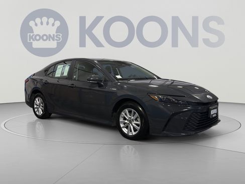 Used 2025 Toyota Camry LE FWD image 10
