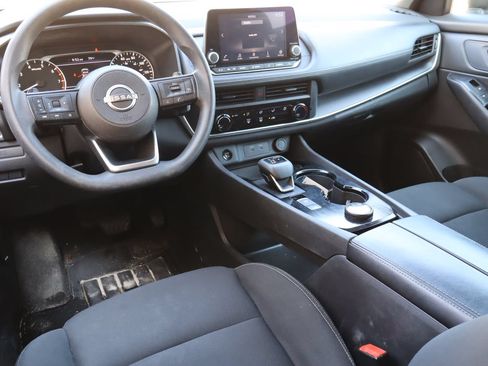 Used 2024 Nissan Rogue S AWD/4WD image 4