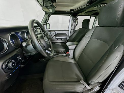 Used 2023 Jeep Wrangler Unlimited w/ Cold Weather Group image 13