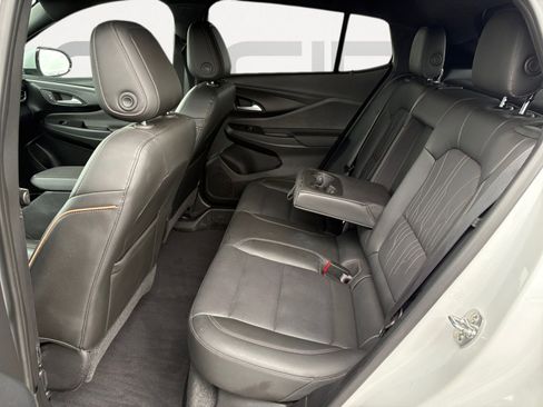 Used 2025 Buick Envista Avenir image 21