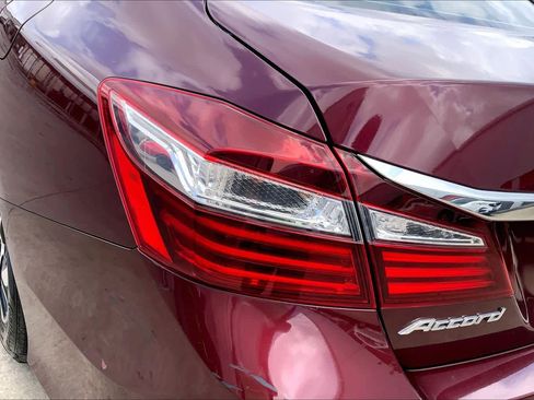 Used 2016 Honda Accord LX image 28