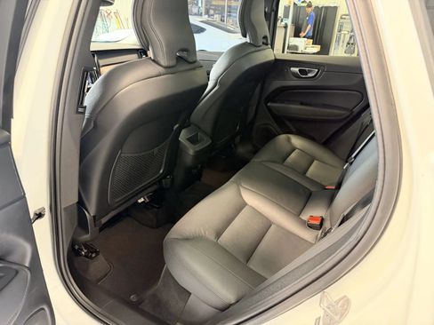 Used 2024 Volvo XC60 B5 Plus AWD/4WD image 13