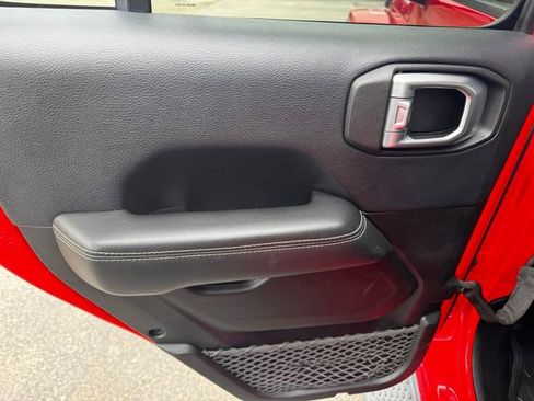 Certified 2019 Jeep Wrangler Unlimited Sahara image 18