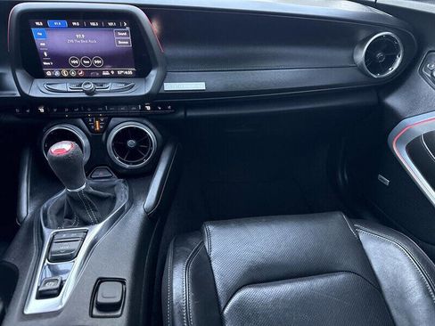 Used 2019 Chevrolet Camaro SS image 23