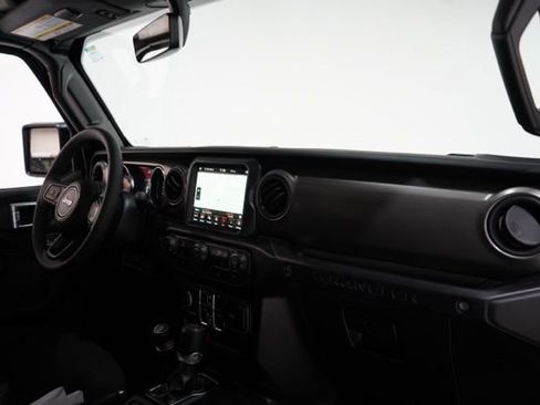 Used 2023 Jeep Wrangler Willys image 17