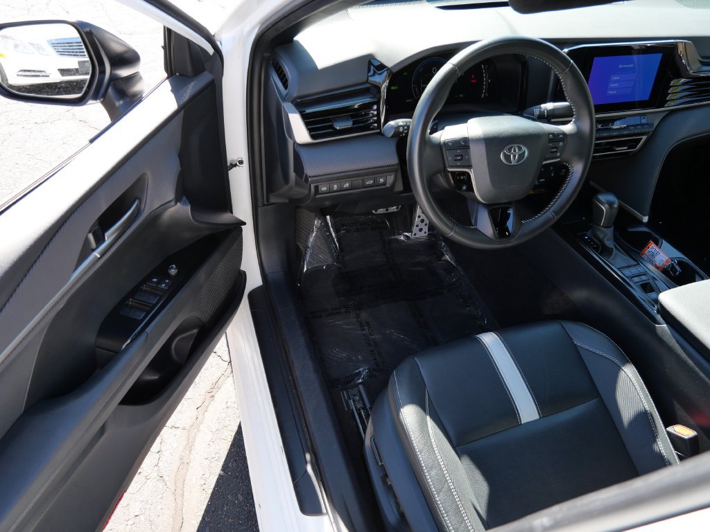 Certified 2025 Toyota Camry SE FWD image 10