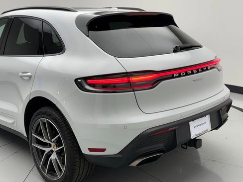 Used 2025 Porsche Macan image 52
