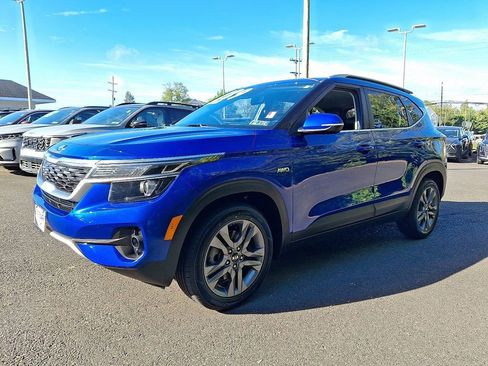 Certified 2021 Kia Seltos S image 3