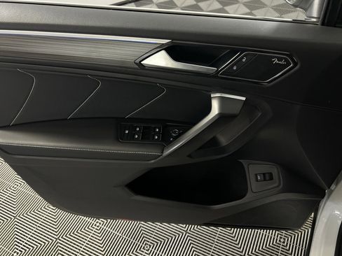 Used 2022 Volkswagen Tiguan SEL R-Line image 25