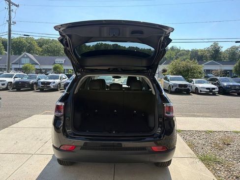 Used 2022 Jeep Compass Latitude AWD/4WD image 12