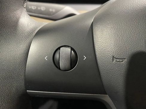 Used 2023 Tesla Model 3 Standard Range image 18