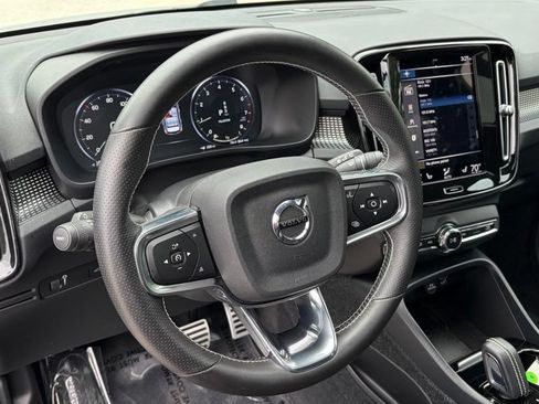 Used 2021 Volvo XC40 T5 R-Design w/ Advanced Package AWD/4WD image 13