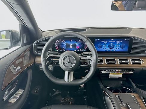 New 2026 Mercedes-Benz GLS 580 4MATIC image 23