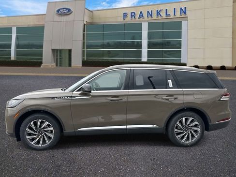 New 2026 Lincoln Aviator AWD image 4