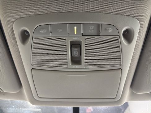 Used 2015 Nissan Rogue SL w/ SL Premium Package image 24