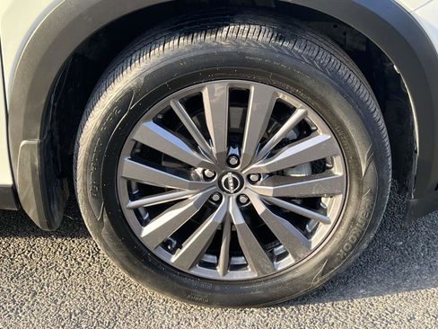 Used 2024 Nissan Pathfinder SL w/ SL Premium Package image 9