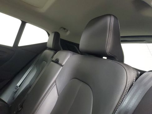 Certified 2025 Volvo XC40 B5 Core image 15