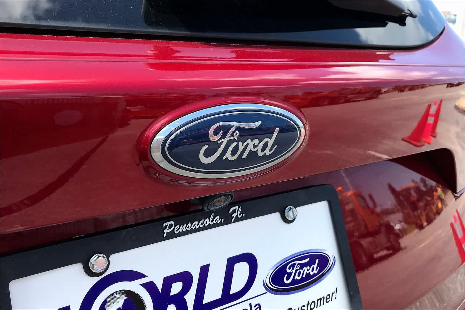 Used 2018 Ford Escape SE w/ SE Sync 3 Package AWD/4WD image 31