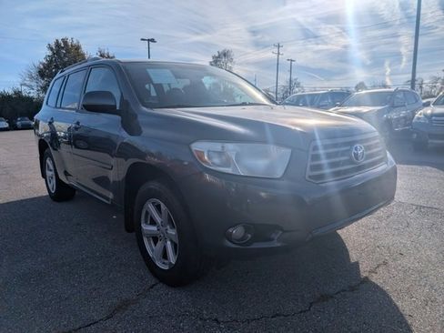 Used 2010 Toyota Highlander SE image 1