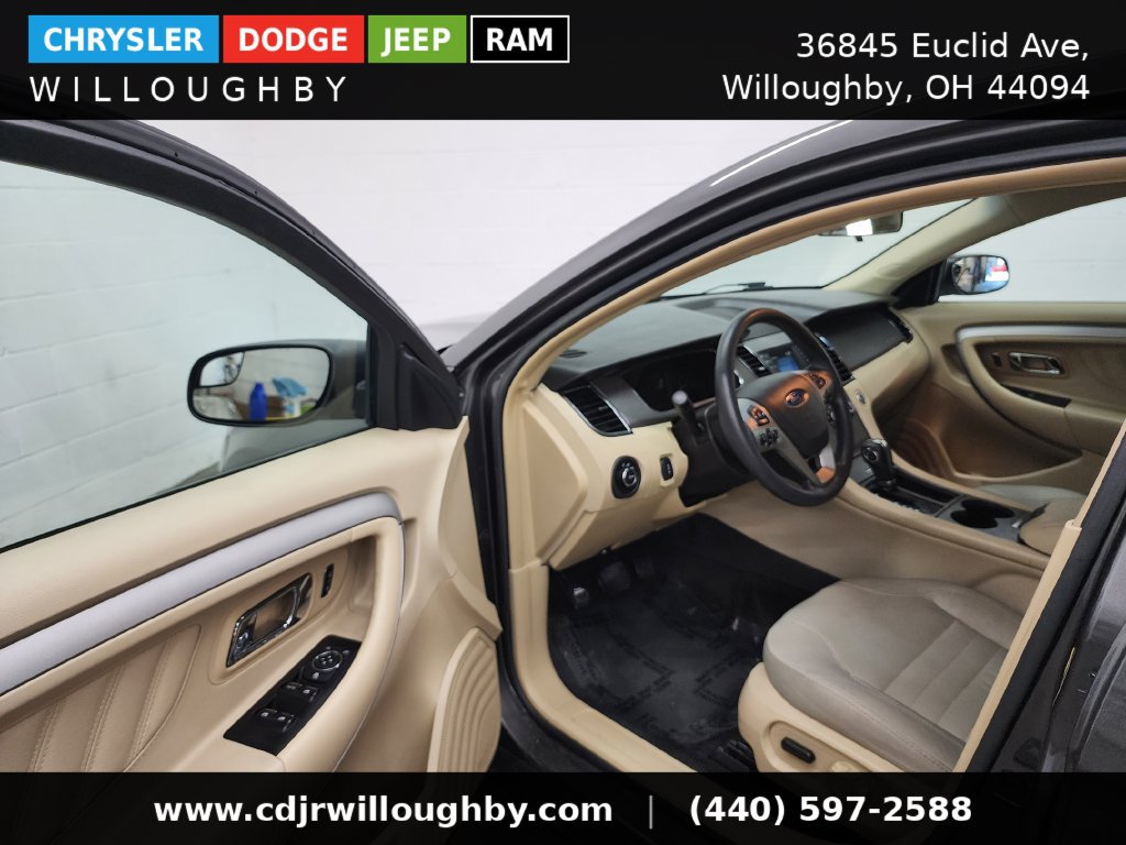 Used 2017 Ford Taurus SE FWD image 13