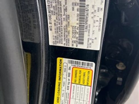 Used 2017 Lincoln Continental Premiere image 35