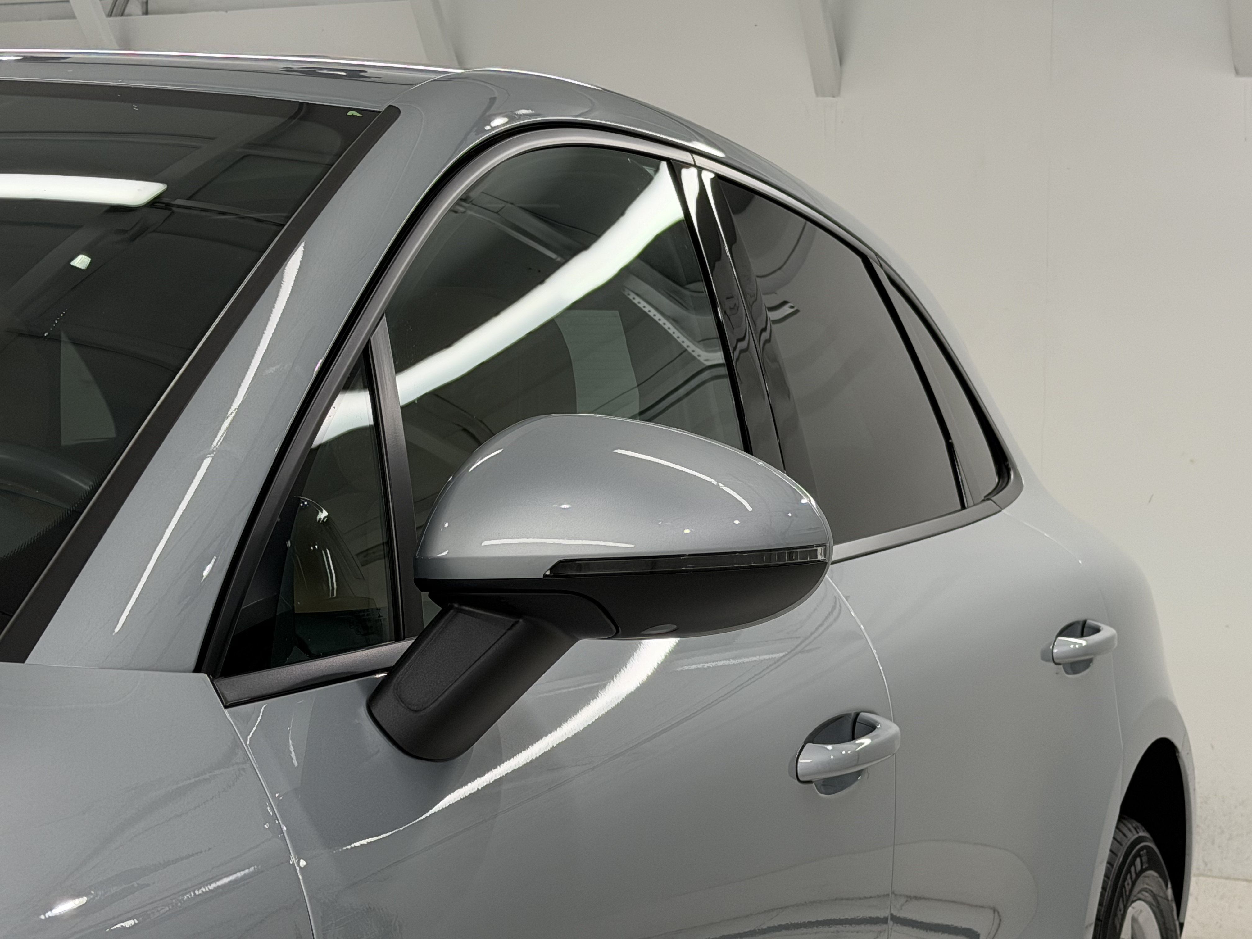 Certified 2021 Porsche Macan AWD/4WD image 18