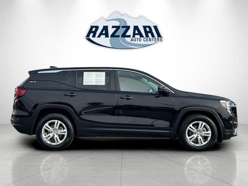 Used 2024 GMC Terrain SLE image 2