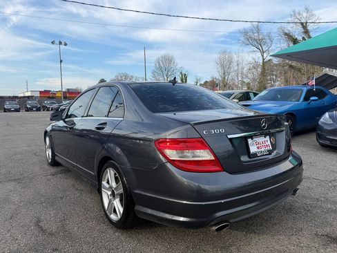 Used 2011 Mercedes-Benz C 300 4MATIC Sedan image 4