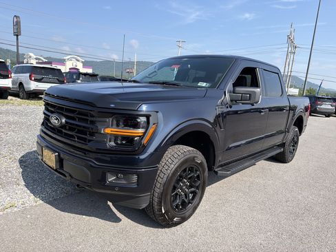 Used 2025 Ford F150 XLT w/ Equipment Group 302A MID AWD/4WD image 10