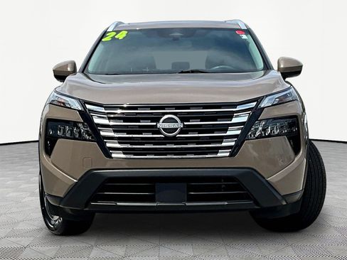 Used 2024 Nissan Rogue SV w/ SV Premium Package AWD/4WD image 2